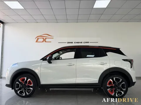 2020 LYNK&CO 06 3