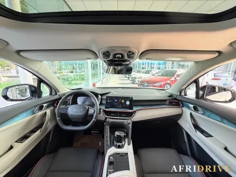2020 LYNK&CO 06 5