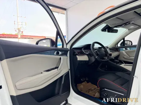 2020 LYNK&CO 06 6