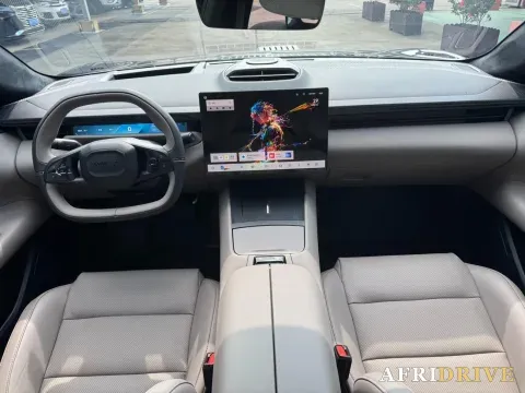 2024 LYNK&CO Z10 5