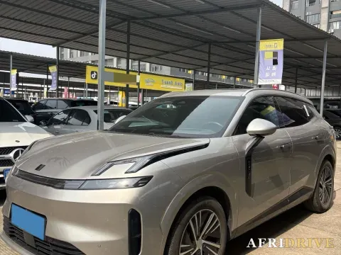 2023 LYNK&CO 08 EM-P