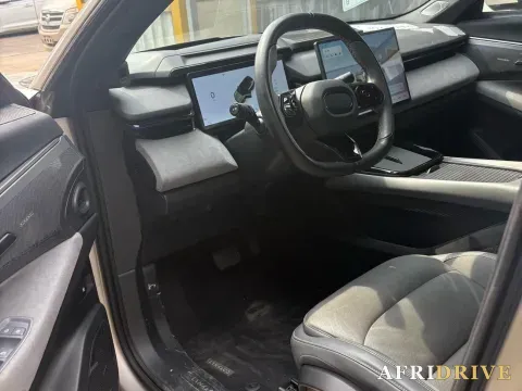 2023 LYNK&CO 08 EM-P 3