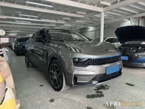 2022 LYNK&CO 05 3
