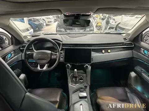 2022 LYNK&CO 05 6