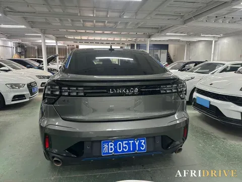 2022 LYNK&CO 05 8