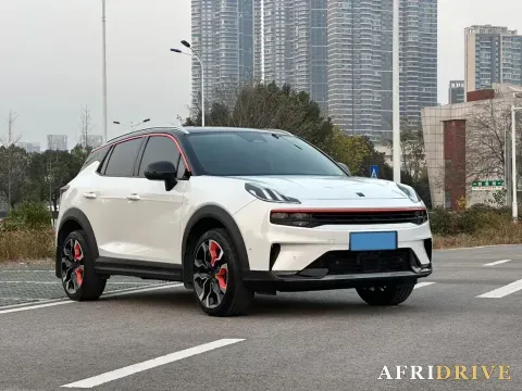 2020 LYNK&CO 06 3