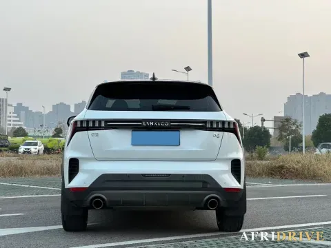 2020 LYNK&CO 06 7