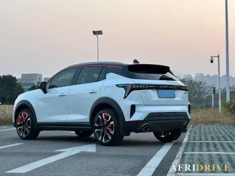 2020 LYNK&CO 06 8
