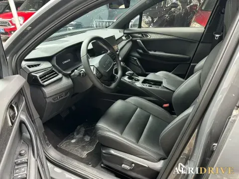 2023 LYNK&CO 06 5