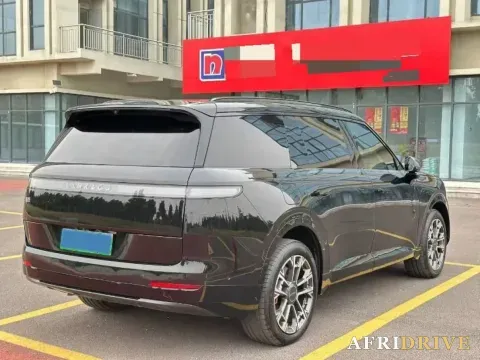 2025 LYNK&CO 900 4
