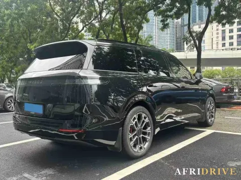 2025 LYNK&CO 900 4