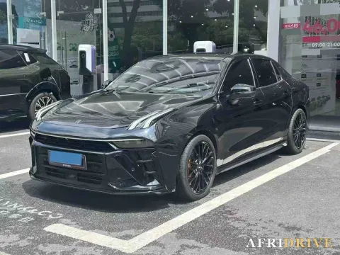 2025 LYNK&CO 03