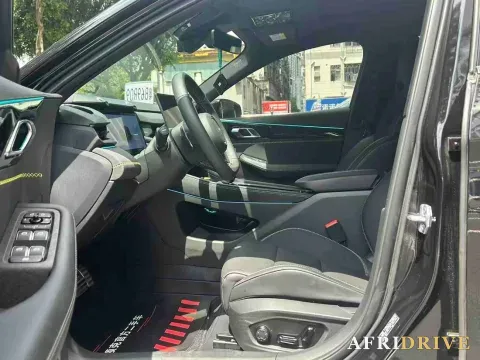 2025 LYNK&CO 03 6