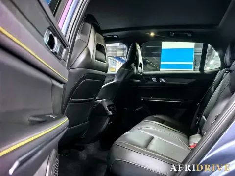 2025 LYNK&CO 01 4