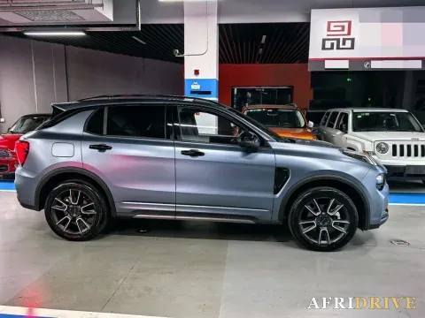 2025 LYNK&CO 01 6