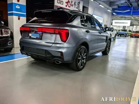 2025 LYNK&CO 01 8
