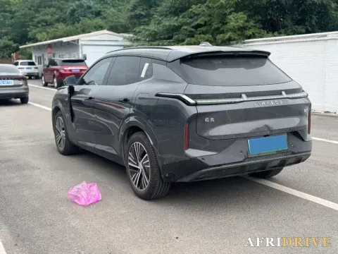 2025 LYNK&CO 08 EM-P 7