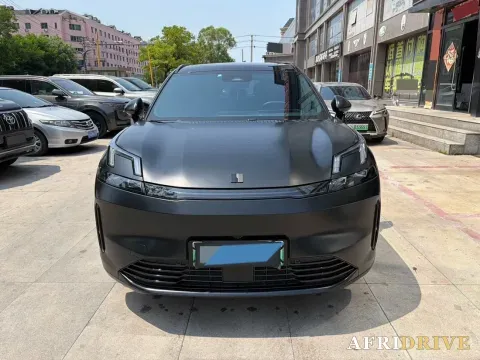 2023 LYNK&CO 08 EM-P 2