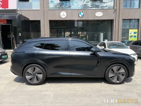 2023 LYNK&CO 08 EM-P 7