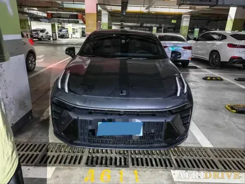 2023 LYNK&CO 03 2