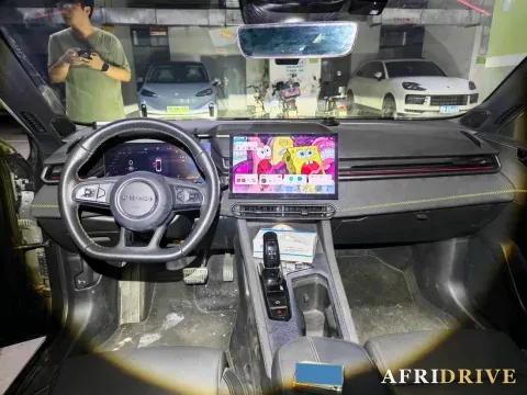 2023 LYNK&CO 03 8