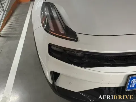 2023 LYNK&CO 06 5