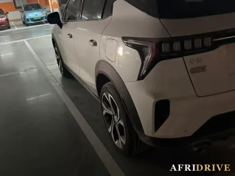2023 LYNK&CO 06 8