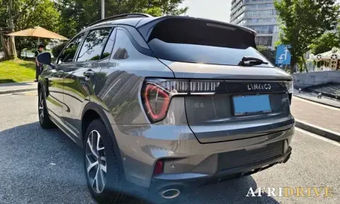 2021 LYNK&CO 01 8