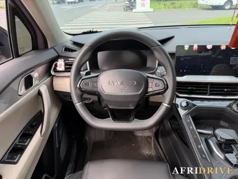 2022 LYNK&CO 02 5