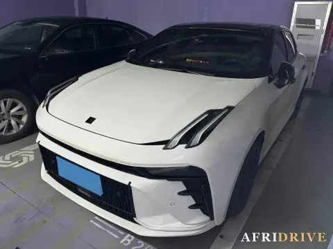 2023 LYNK&CO 03