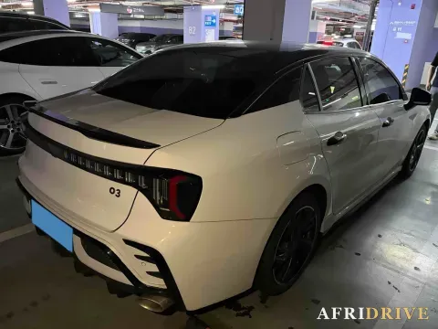 2023 LYNK&CO 03 4