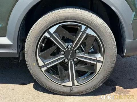 2023 LYNK&CO 06 EM-P 8