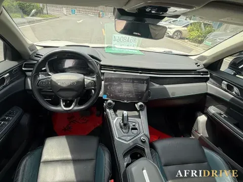 2020 LYNK&CO 05 5
