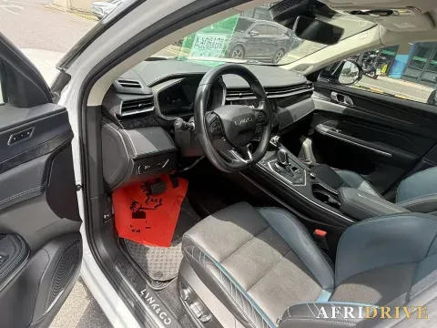 2020 LYNK&CO 05 6