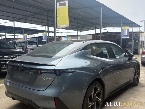 2024 LYNK&CO 07 EM-P 8