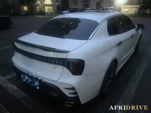 2023 LYNK&CO 03 6