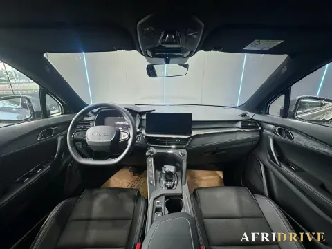 2023 LYNK&CO 06 3