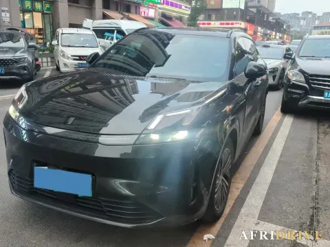 2023 LYNK&CO 08 EM-P