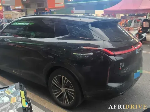 2023 LYNK&CO 08 EM-P 6
