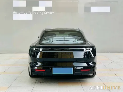 2025 LYNK&CO 10 3