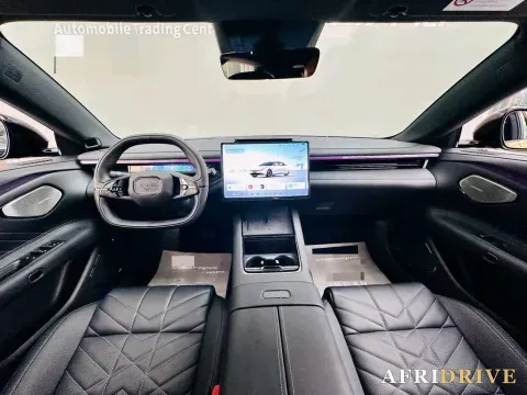 2025 LYNK&CO 10 4
