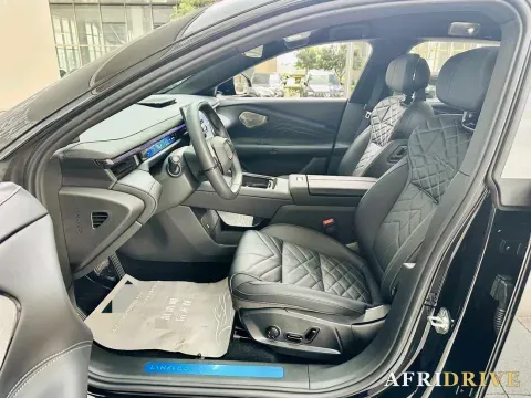 2025 LYNK&CO 10 5