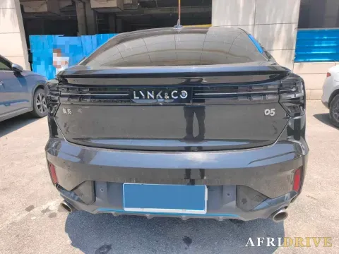 2022 LYNK&CO 05 3