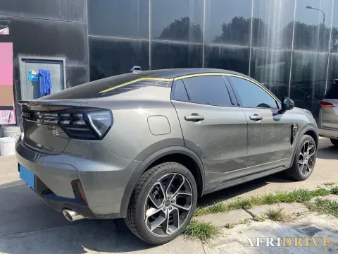 2022 LYNK&CO 05 5