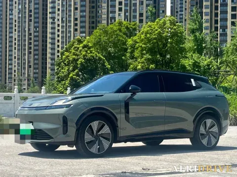 2023 LYNK&CO 08 EM-P