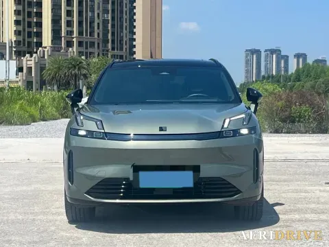 2023 LYNK&CO 08 EM-P 2