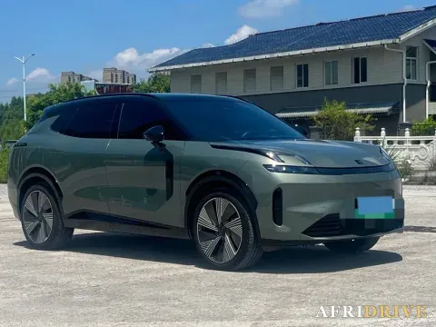 2023 LYNK&CO 08 EM-P 3