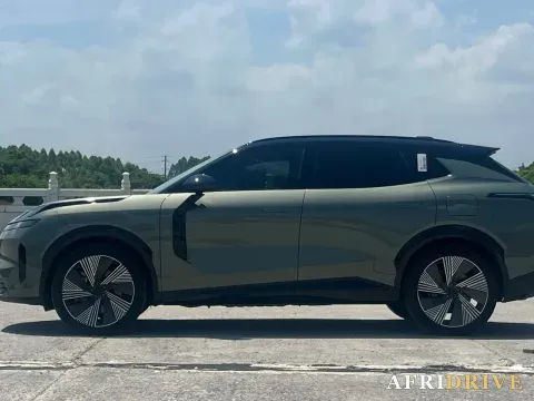 2023 LYNK&CO 08 EM-P 4