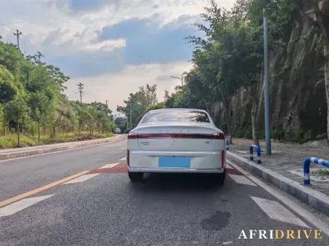 2025 Roewe M7 DMH 8