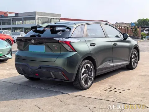2023 MG MG4 6